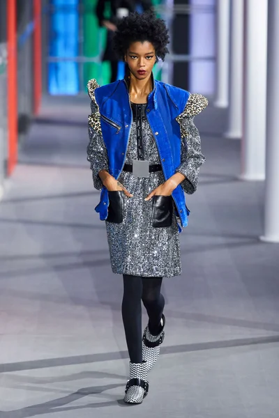Look 12